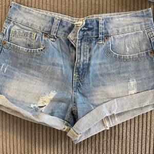 Forever21 Women’s size 24 Light wash denim shorts